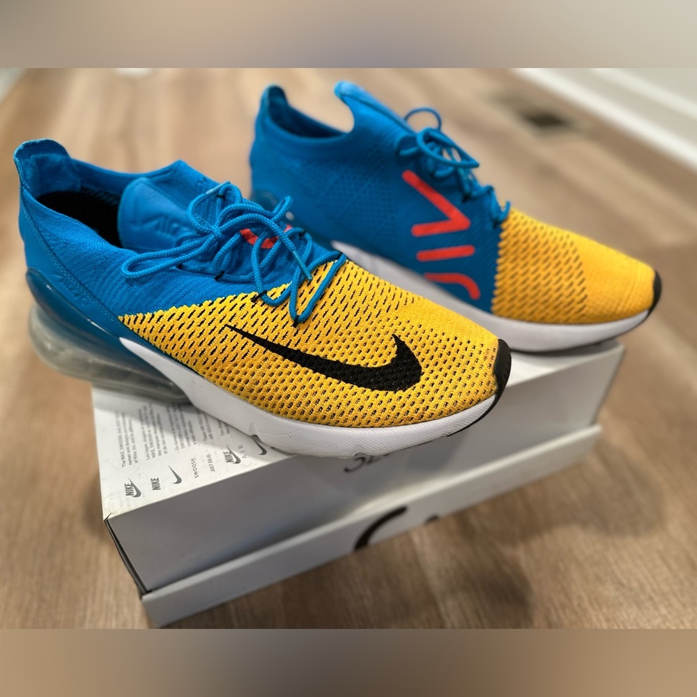 Nike size 12 Airmax270